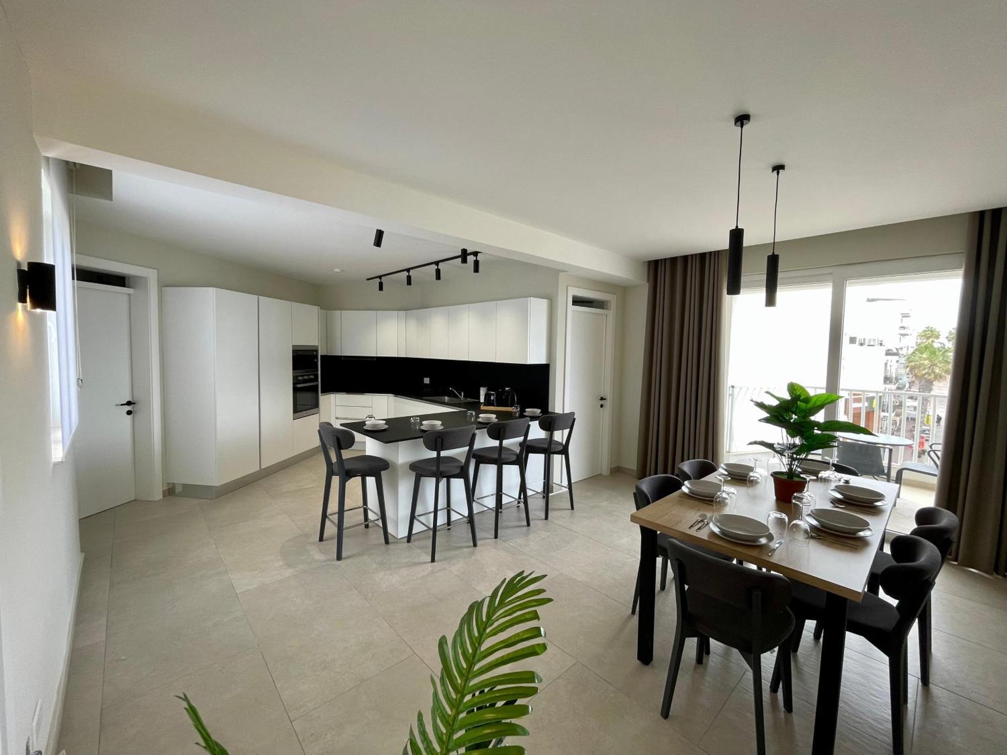 Bugibba Square Seafront Lux Apartments By Holi St. Paul's Bay Exterior foto