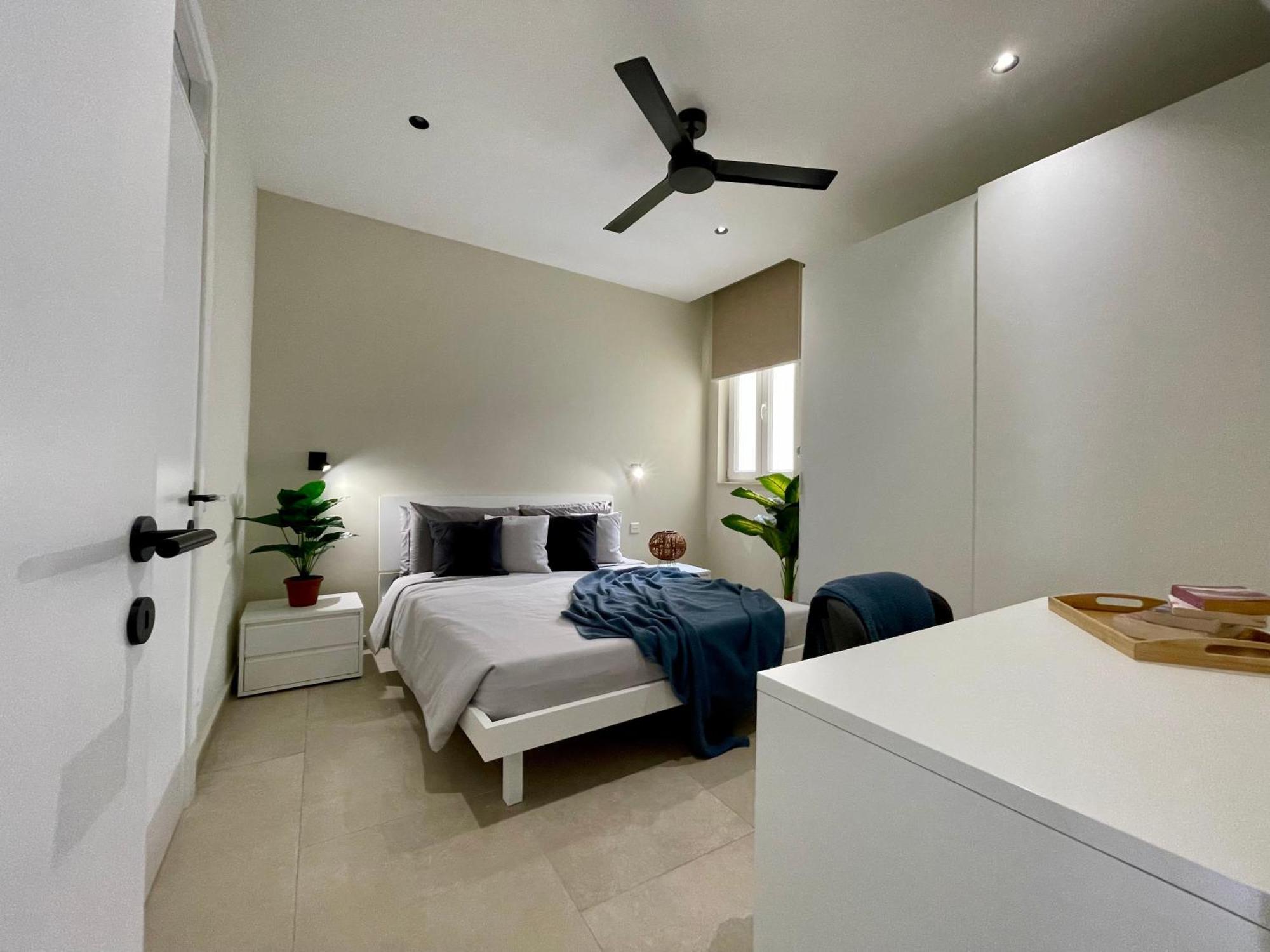 Bugibba Square Seafront Lux Apartments By Holi St. Paul's Bay Exterior foto