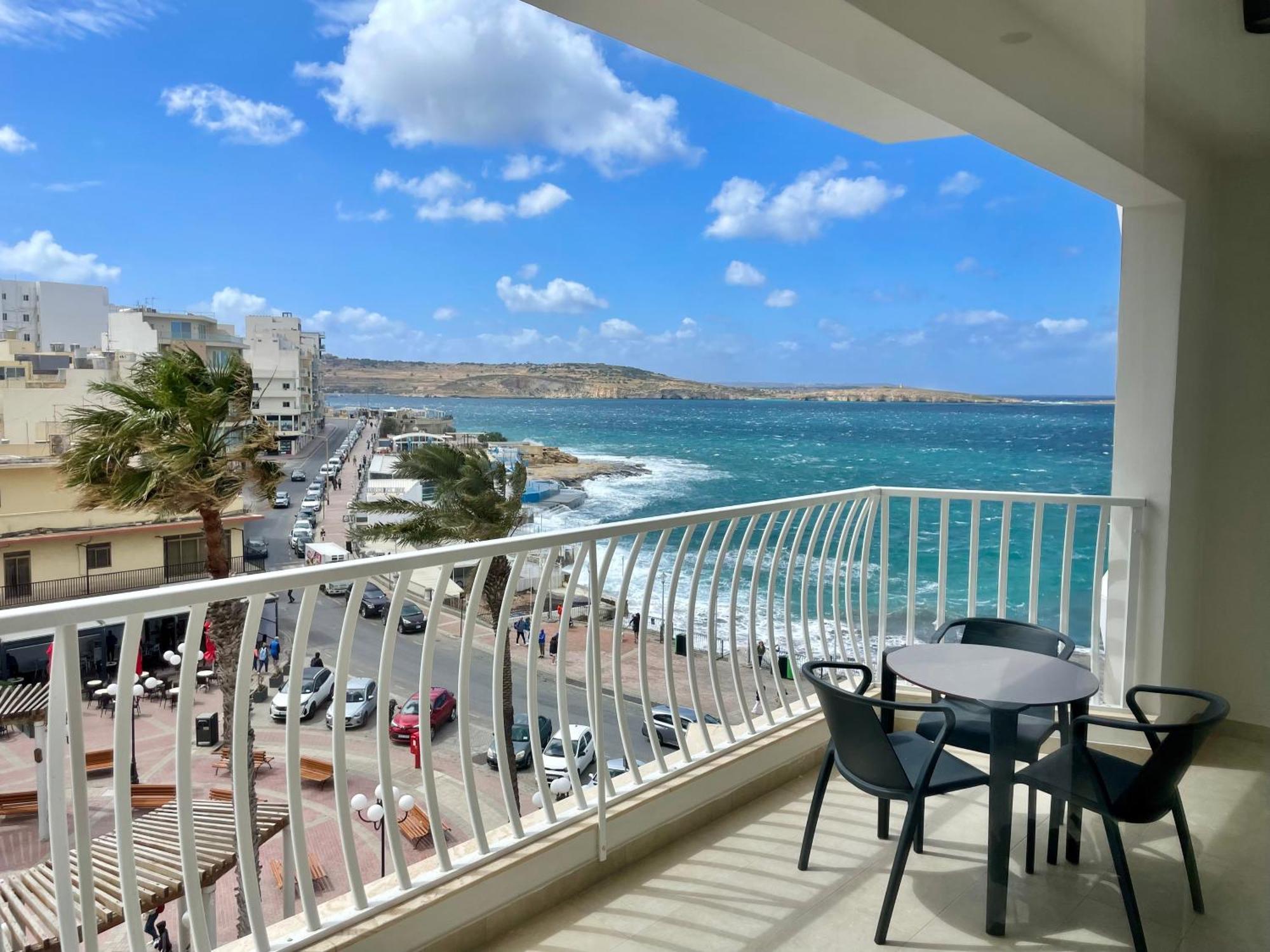 Bugibba Square Seafront Lux Apartments By Holi St. Paul's Bay Exterior foto